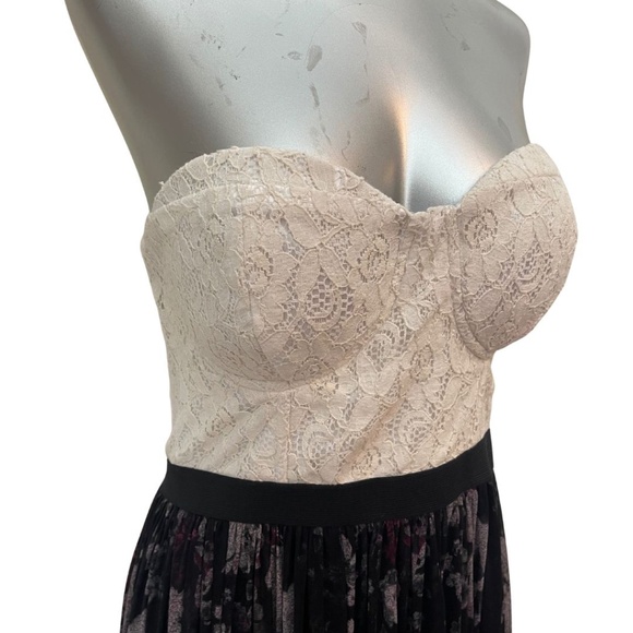 Ardène Lace Evening Dress – Two-Tone – Size M - Picture 4 of 4